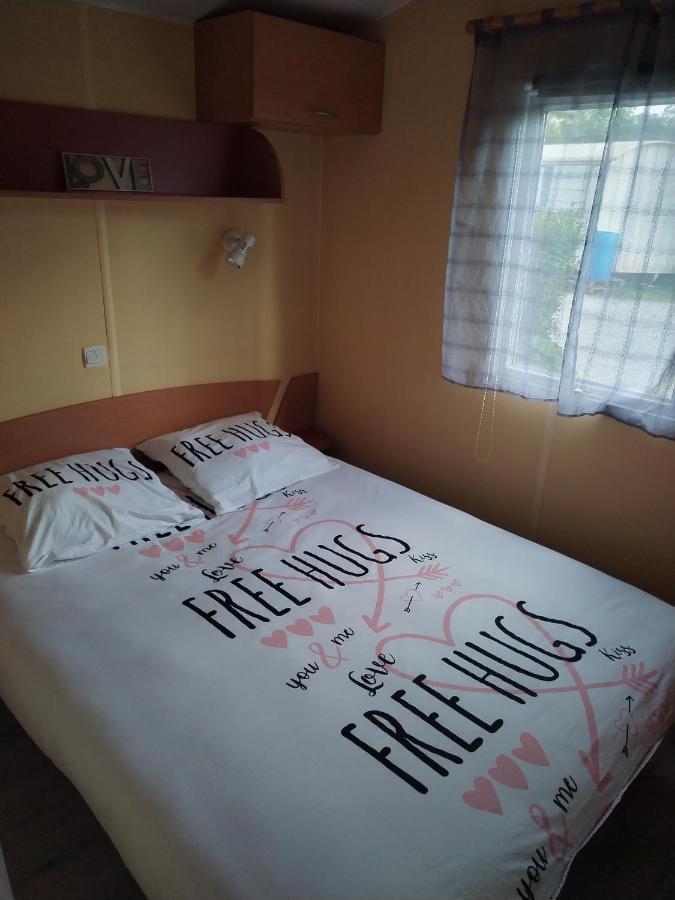 Mobil-Home Coin De Paradis En Cote D'Opale Sur Terrain Prive Et Sa Caravane Hermelinghen Εξωτερικό φωτογραφία